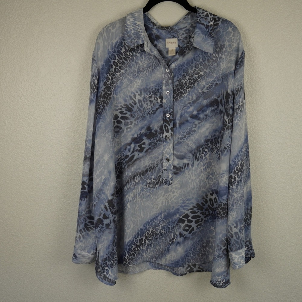Chicos Womens Blue Animal Print Button Up Shirt Long Sleeve Size 4 Career Formal